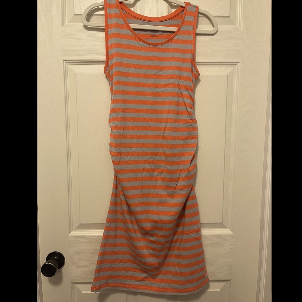 MATERNITY ALERT! 💗💙  Liz Lange tank top maternity dress